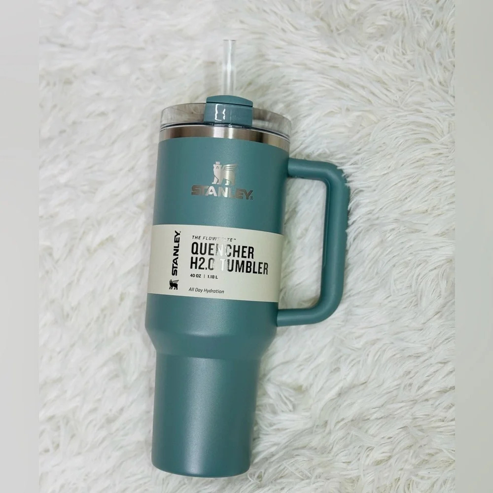 Stanley Tumbler 40oz Stainless Steel H2.0 FlowState Quencher Shale